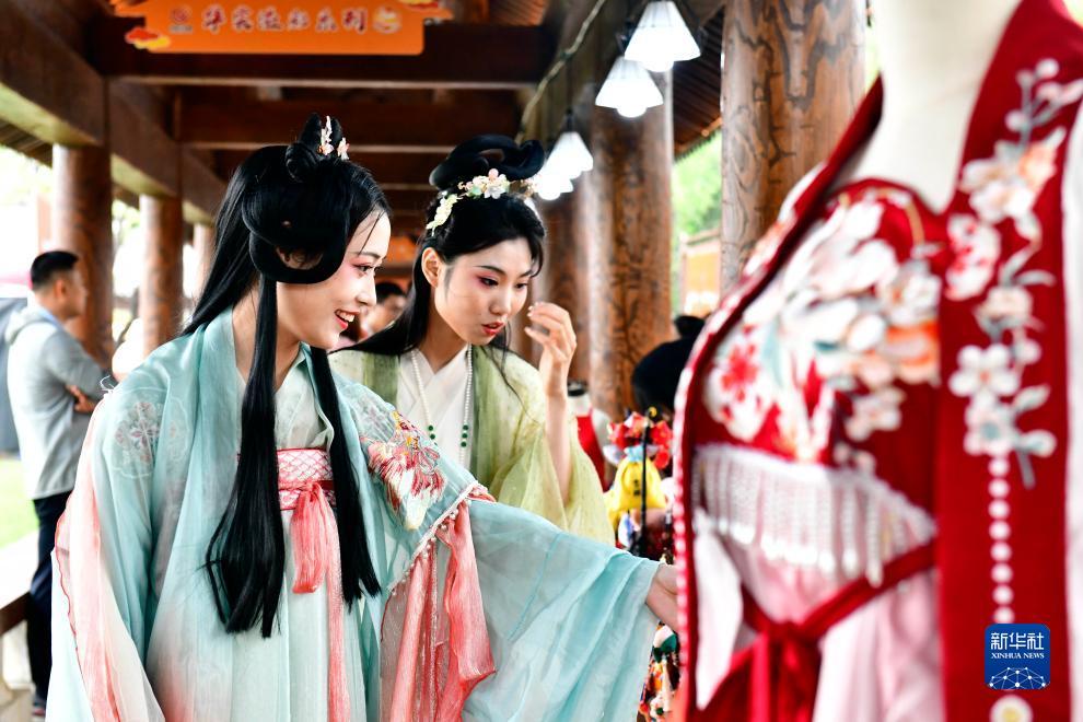 老虎机游戏手机版